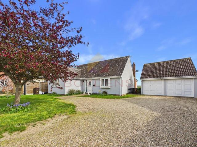 Bungalow for sale in Fordham Heath, Essex