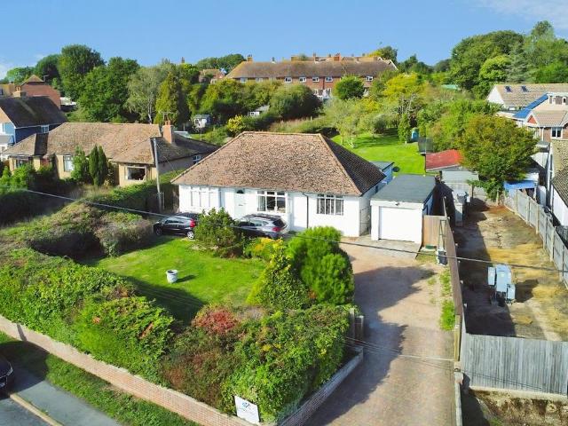 Bungalow for sale in Winchelsea, Rother