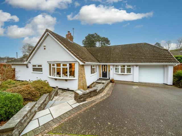 Bungalow for sale in Kingswinford, West Midlands