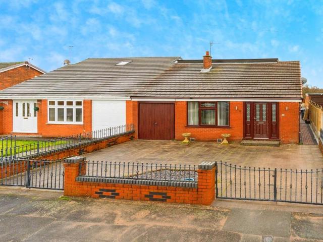 Bungalow for sale in Burtonwood and Westbrook, Warrington
