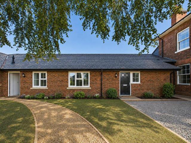 Bungalow for sale in Herongate, Frankwell