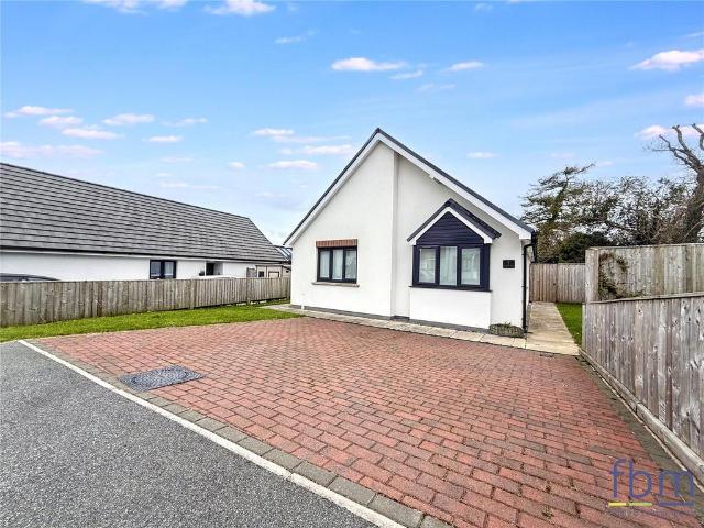 Bungalow for sale in Kilgetty, Wales