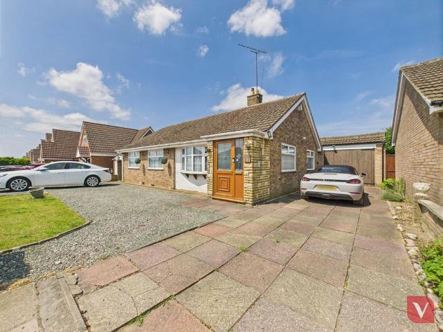 Bungalow for sale in Luton, Warden Hill