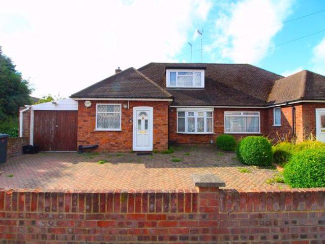 Bungalow for sale in Leagrave, Luton