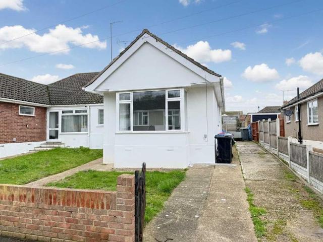 Bungalow for sale in Alton Barnes, Essex
