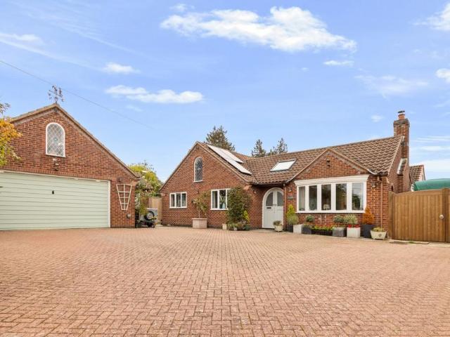 Bungalow for sale in Grasby CP, West Lindsey