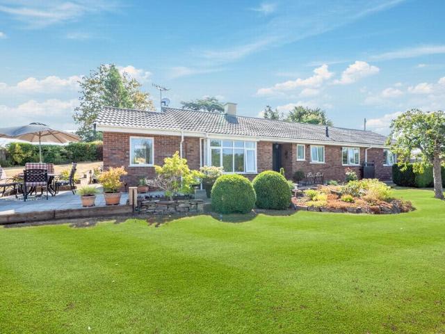 Bungalow for sale in Forthampton, Worcestershire