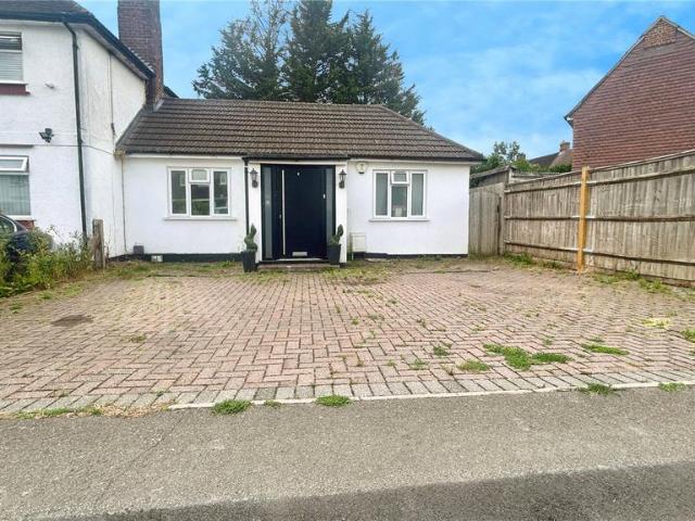 Bungalow for sale in Uxbridge, Denham