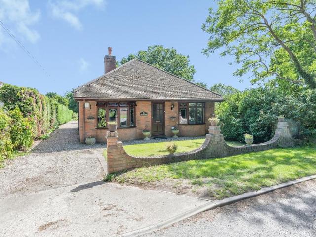 Bungalow for sale in Ramsden Bellhouse, Essex