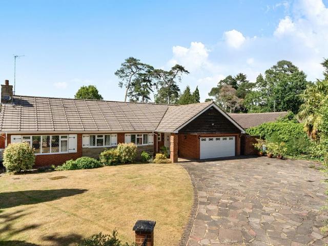 Bungalow for sale in Gerrards Cross, Denham