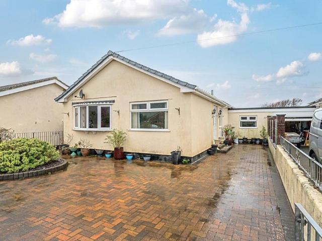Bungalow for sale in Fairbourne, Wales