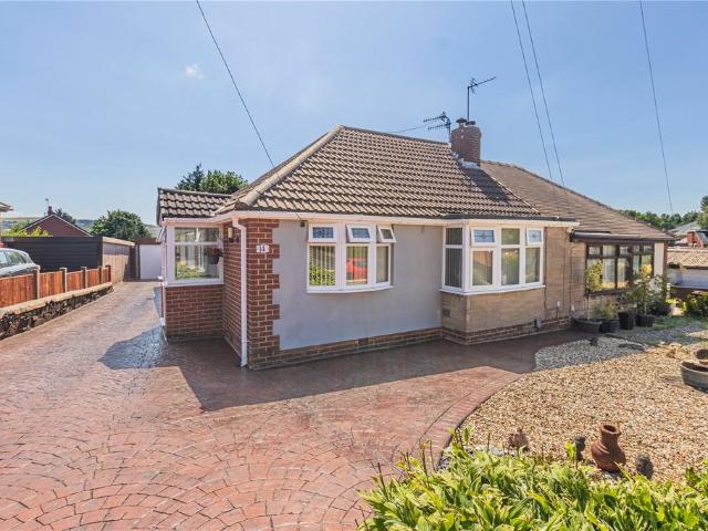 Bungalow for sale in Shaw and Crompton, Pendock