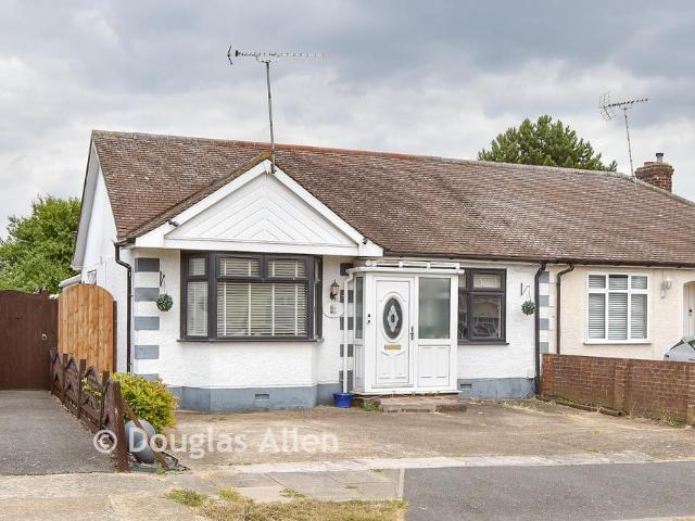 Bungalow for sale in Vange, Essex