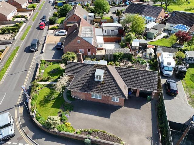 Bungalow for sale in Burnham-on-Sea and Highbridge, Burnham-on-sea