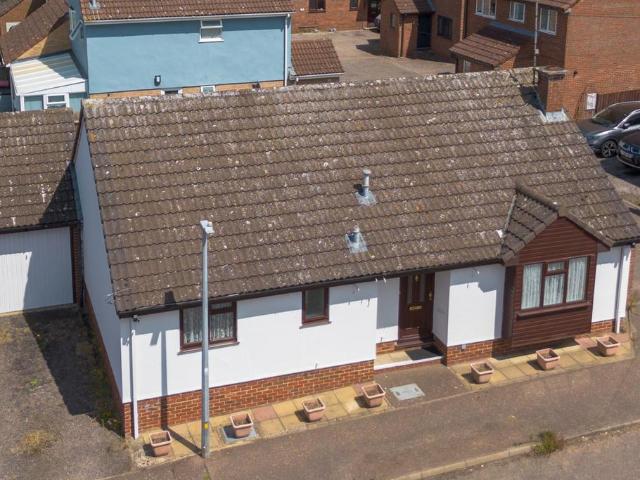Bungalow for sale in Chipping Hill, Essex
