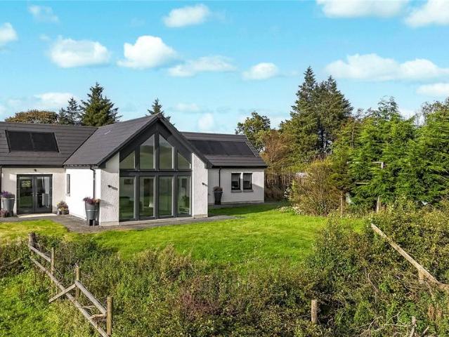 Bungalow for sale in East Ayrshire, Alba / Scotland