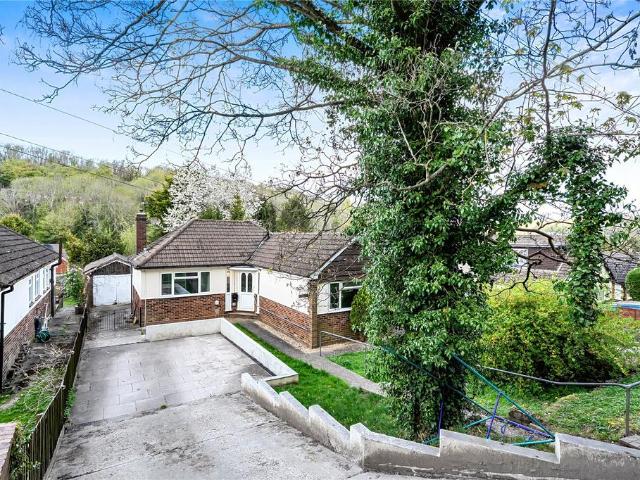 Bungalow for sale in Aperfield, Greater London