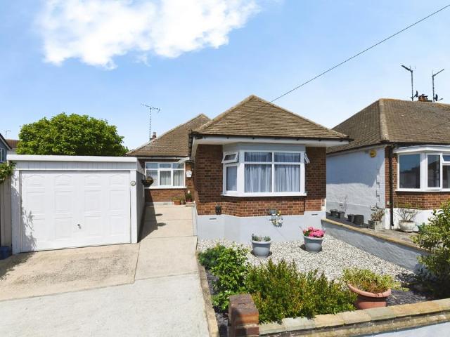 Bungalow for sale in Alton Barnes, Essex