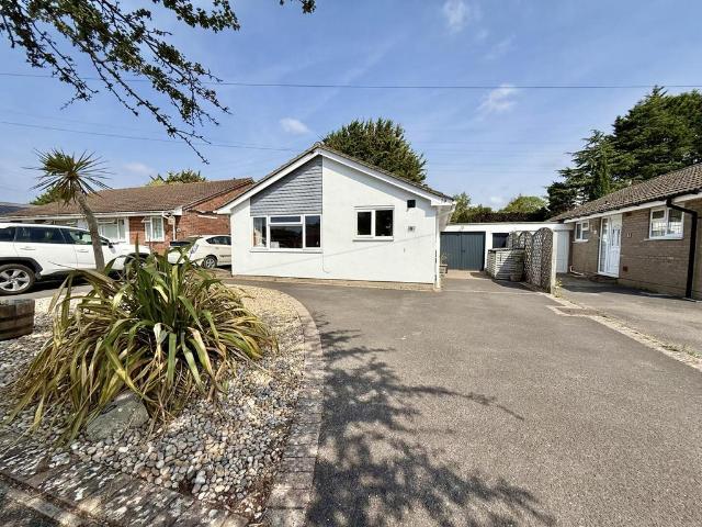 Bungalow for sale in Highcliffe