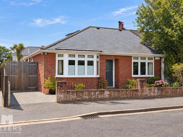 Bungalow for sale in Purewell, Christchurch