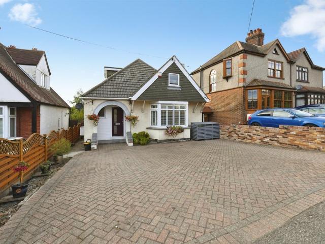 Bungalow for sale in Barling, Essex