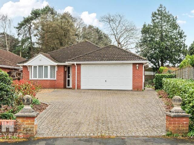 Bungalow for sale in Tricketts Cross, Ferndown