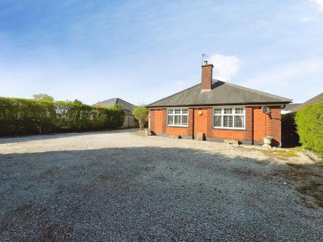 Bungalow for sale in Glenfields, Pinfold