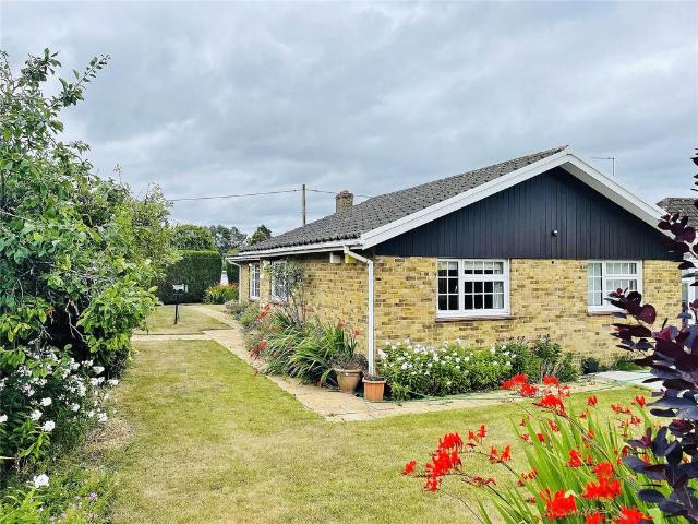 Bungalow for sale in West End, Heol-las