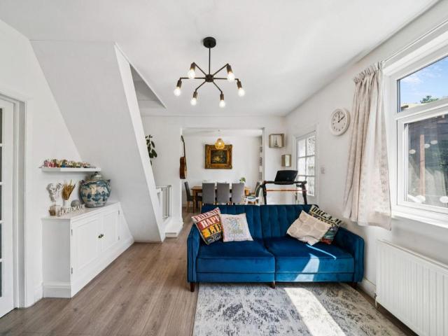 Bungalow for sale in London Borough of Ealing, Greenford