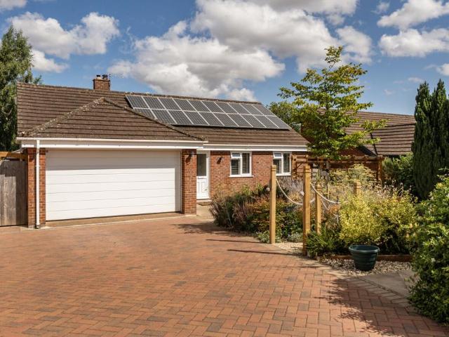 Bungalow for sale in Rockwell Green, Somerset