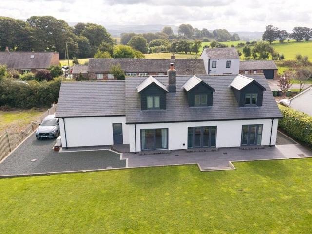 Bungalow for sale in Newtown