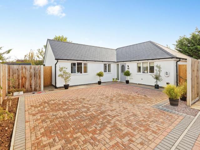 Bungalow for sale in Ash, Kent