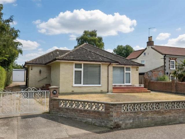 Bungalow for sale in Belton with Browston, Stokesby