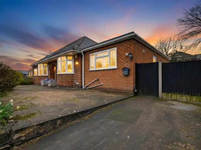 Bungalow for sale in Potters Corner, East Midlands