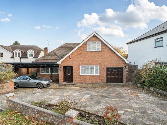 Bungalow for sale in Batchworth, Hertfordshire