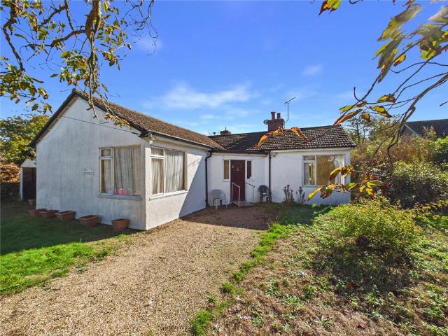 Bungalow for sale in Great Oakley, Tendring