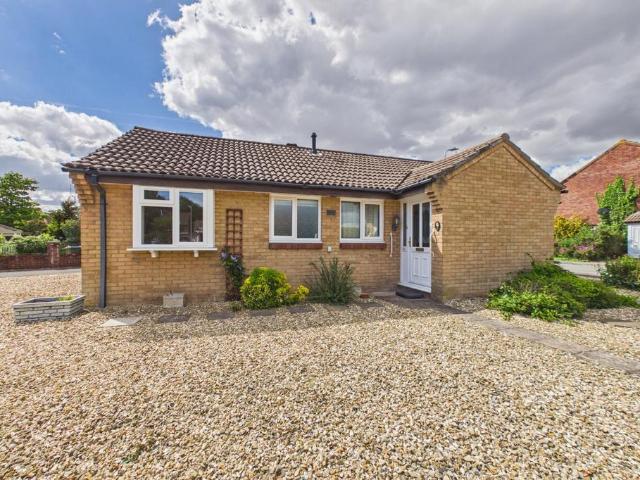 Bungalow for sale in West End, Clevedon