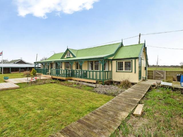 Bungalow for sale in Comers, Norfolk