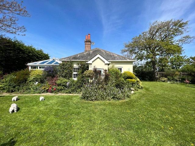 Bungalow for sale in Milford-on-Sea, Ashurst Bridge