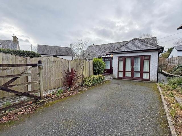 Bungalow for sale in Criccieth, Wales