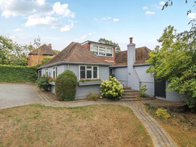 Bungalow for sale in Elmstead, Greater London