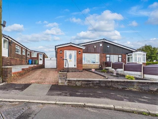 Bungalow for sale in Shaw and Crompton, Pendock
