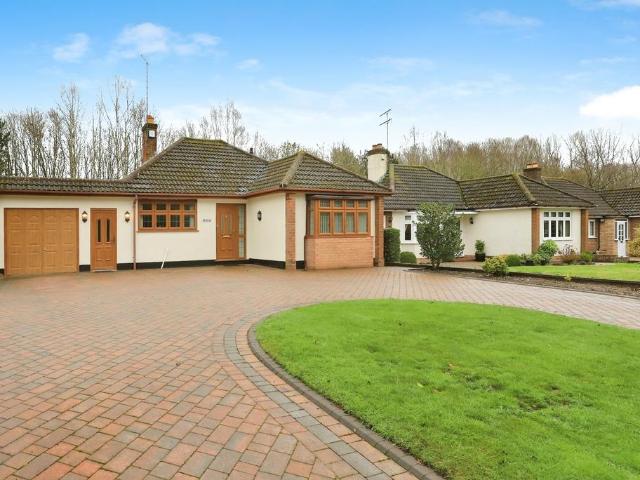 Bungalow for sale in Tettenhall, West Midlands