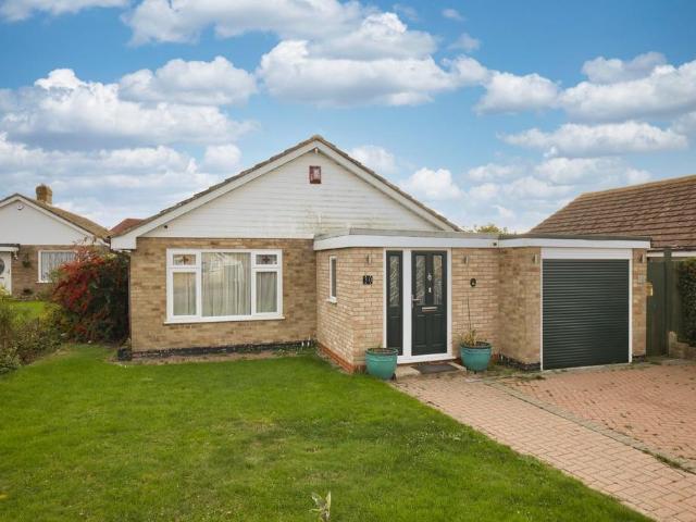 Bungalow for sale in Bromstone, Acol