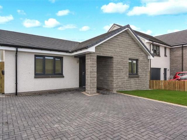 Bungalow for sale in Kinglassie, Scotland