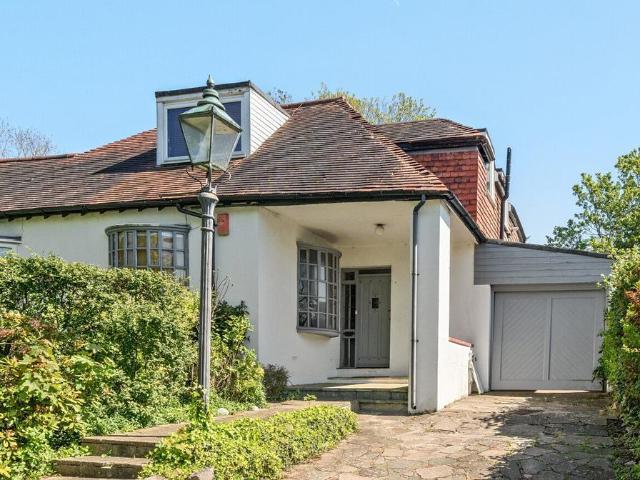 Bungalow for sale in London Borough of Croydon, Upper Norwood