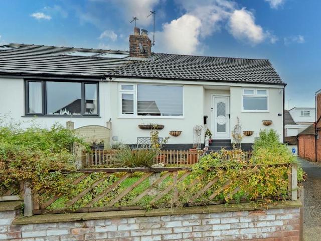 Bungalow for sale in Pudsey, West Yorkshire