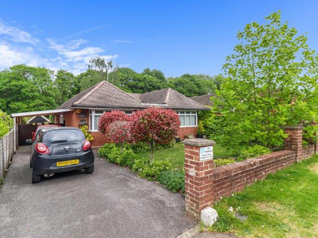 Bungalow for sale in Penn Bottom, Buckinghamshire