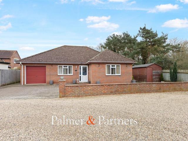 Bungalow for sale in Fordham Heath, Essex