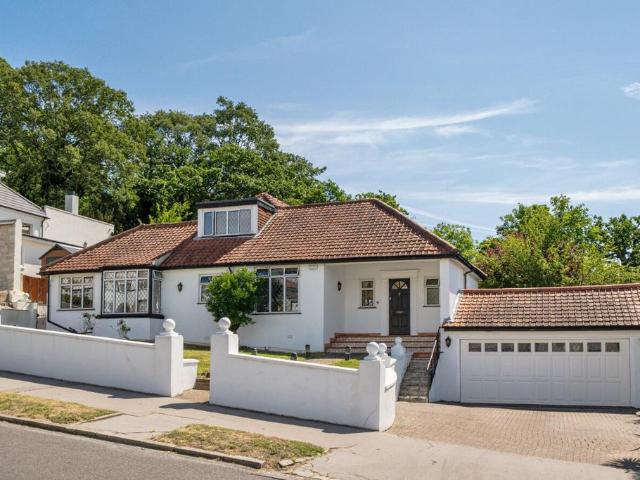 Bungalow for sale in London Borough of Croydon, Upper Norwood